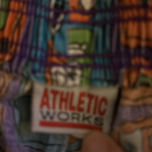 Vintage 80’s Athletic Works shorts with awesome design. - Picture 3 of 4